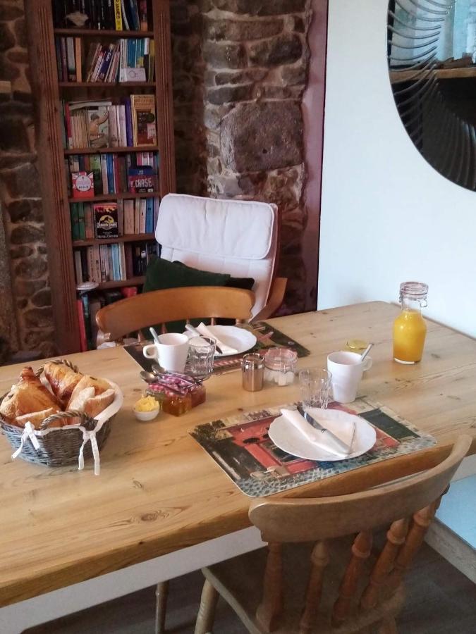 Saint-Pardoux-lʼOrtigier 38 Friaudour B&B 외부 사진