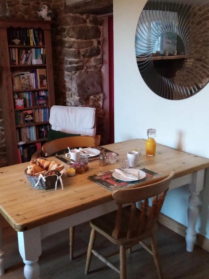 Saint-Pardoux-lʼOrtigier 38 Friaudour B&B 외부 사진