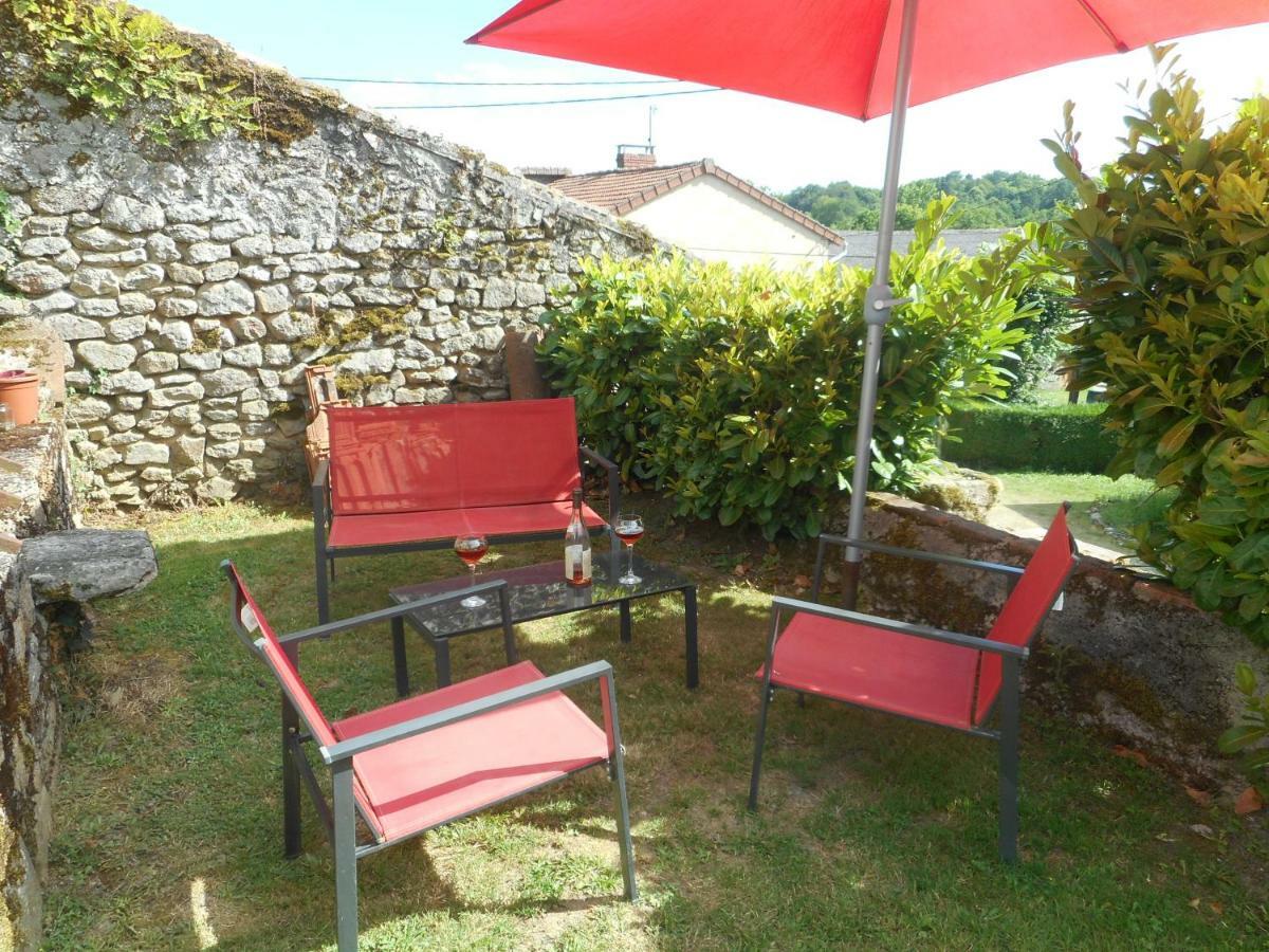 Saint-Pardoux-lʼOrtigier 38 Friaudour B&B 외부 사진